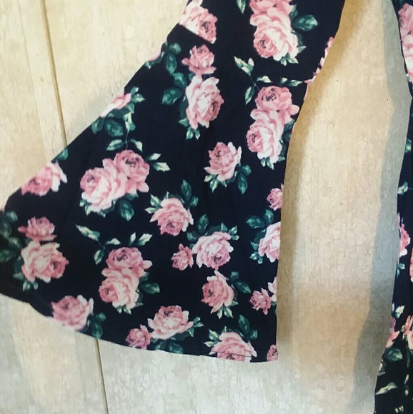 Navy floral romper bell sleeves size S M L SALE - Picture 5 of 6